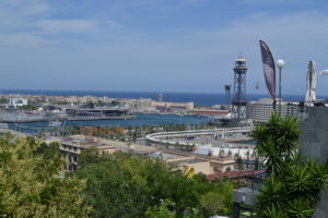 Blick über Barcelonas Hafen